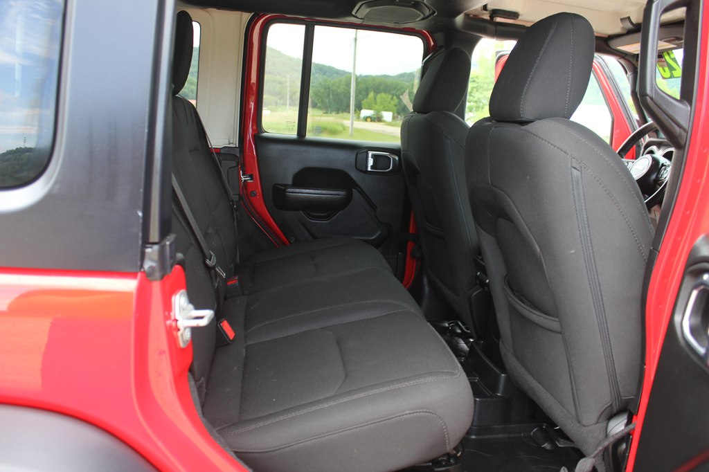Photo 33 of this JEEP WRANGLER