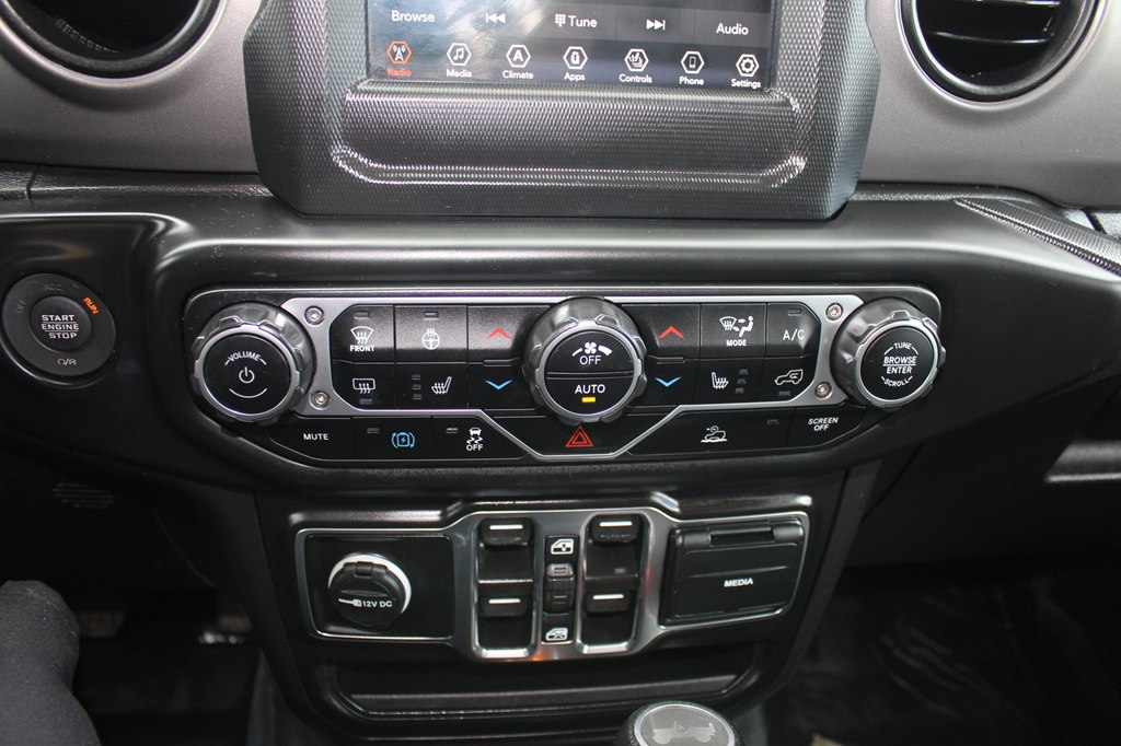 Photo 18 of this JEEP WRANGLER