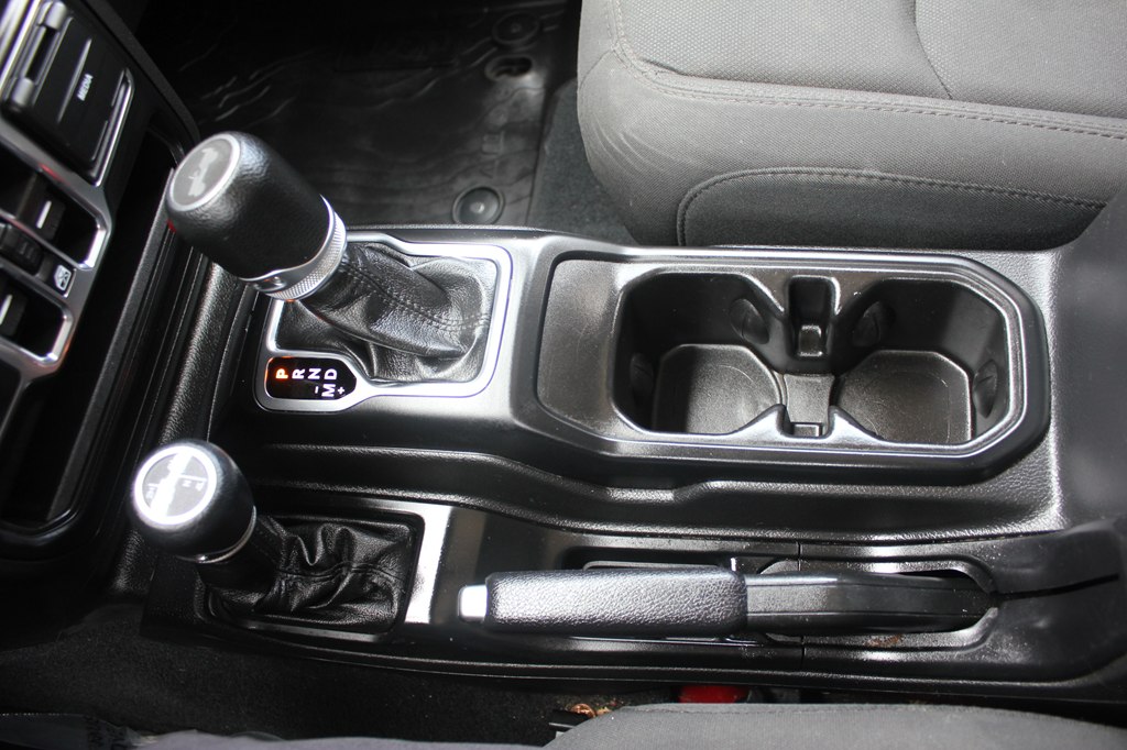 Photo 20 of this JEEP WRANGLER