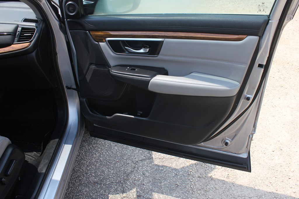 Photo 32 of this HONDA CR-V