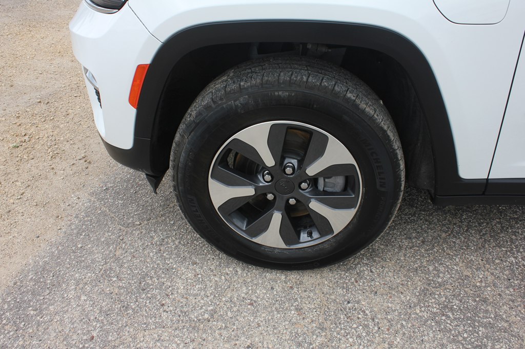 Photo 59 of this JEEP GRAND CHEROKEE