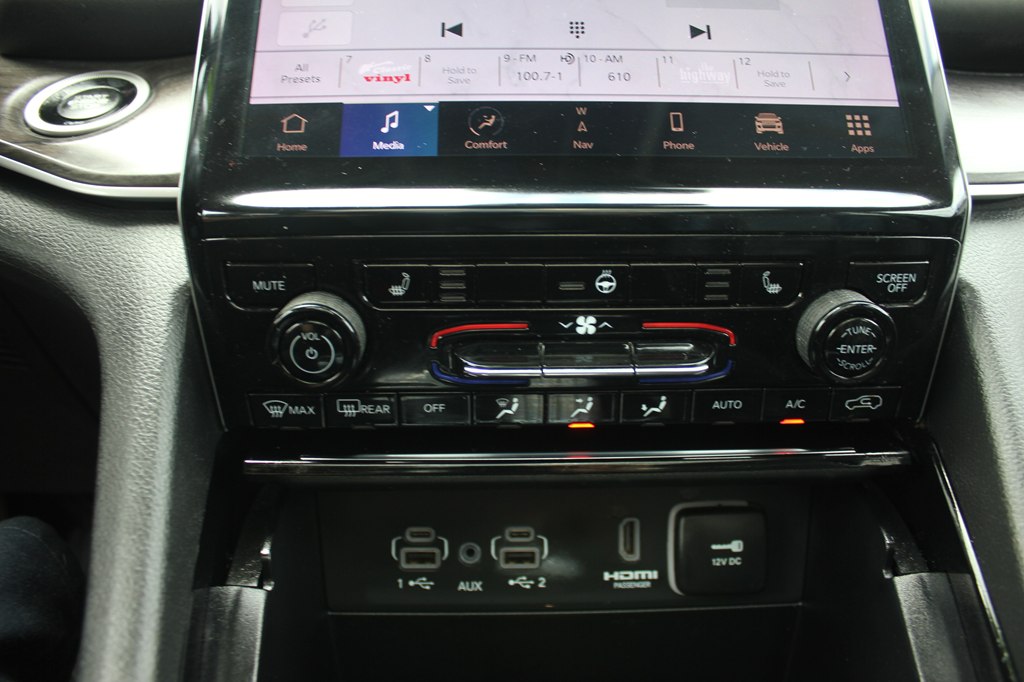 Photo 19 of this JEEP GRAND CHEROKEE