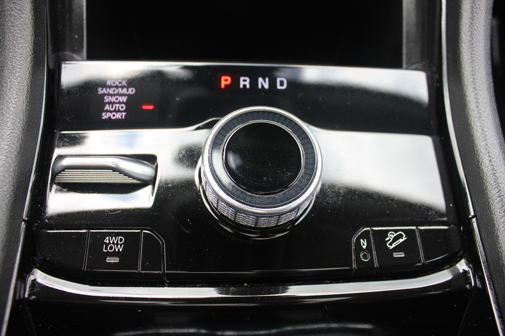 Photo 21 of this JEEP GRAND CHEROKEE