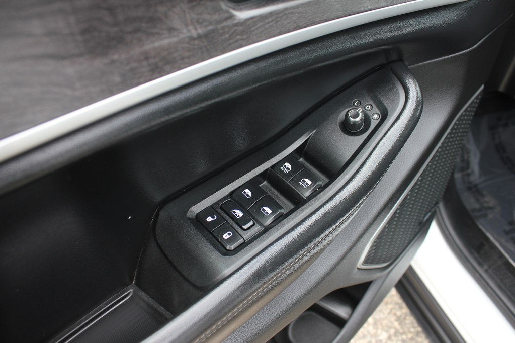 Photo 28 of this JEEP GRAND CHEROKEE