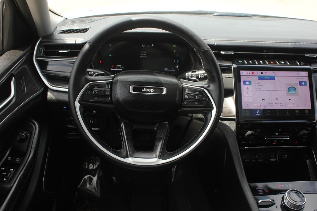 Photo 10 of this JEEP GRAND CHEROKEE