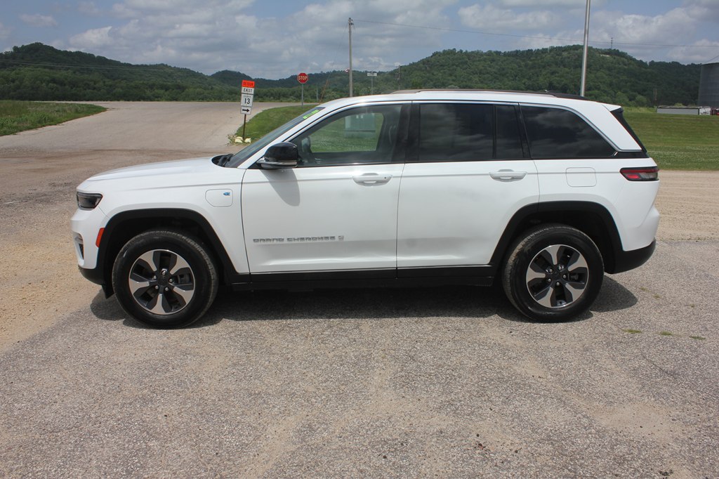 Photo 8 of this JEEP GRAND CHEROKEE