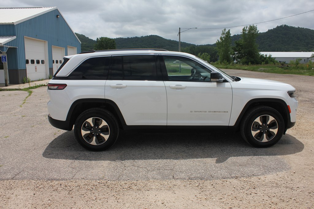 Photo 4 of this JEEP GRAND CHEROKEE