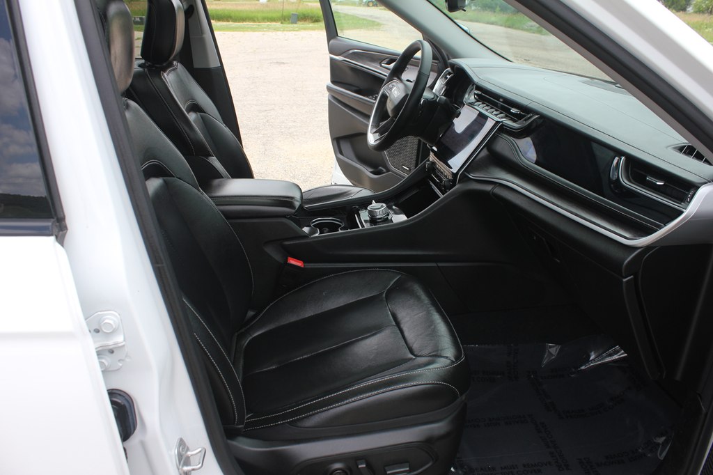 Photo 32 of this JEEP GRAND CHEROKEE