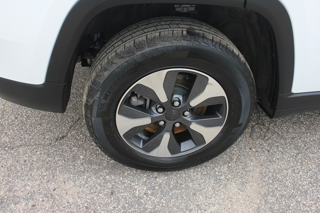 Photo 57 of this JEEP GRAND CHEROKEE