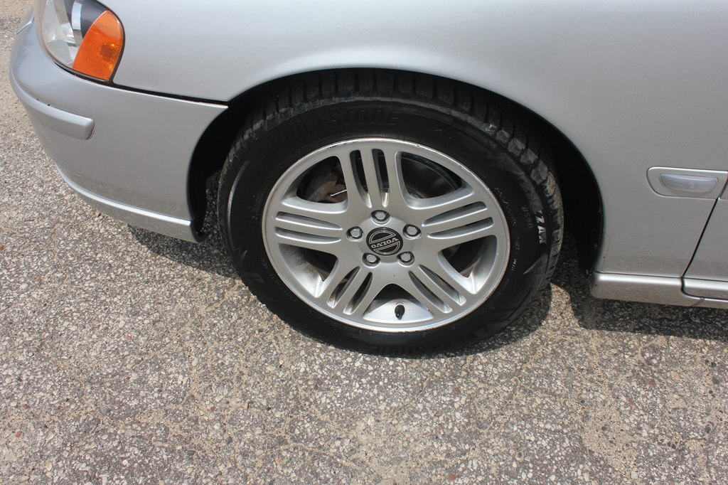 Photo 50 of this VOLVO S60