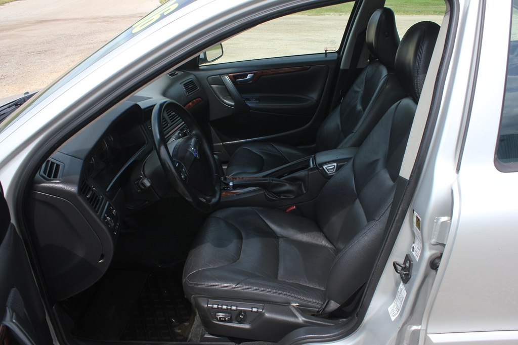 Photo 27 of this VOLVO S60