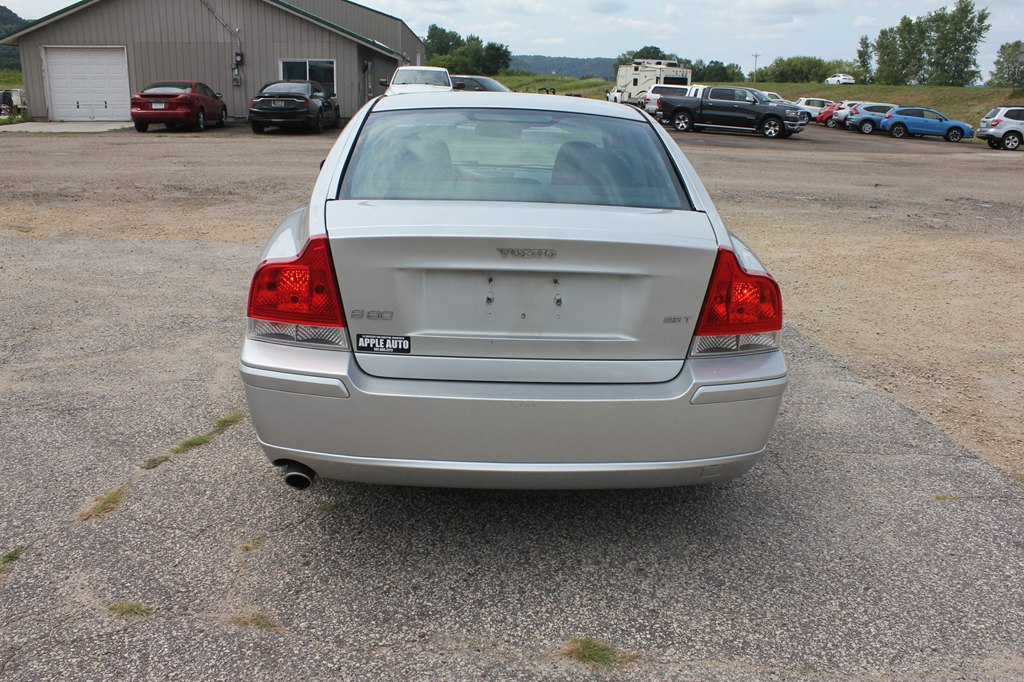 Photo 6 of this VOLVO S60