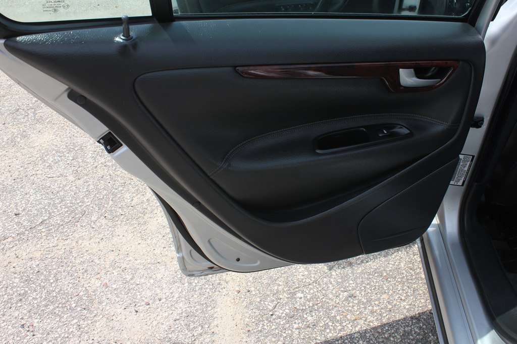 Photo 35 of this VOLVO S60