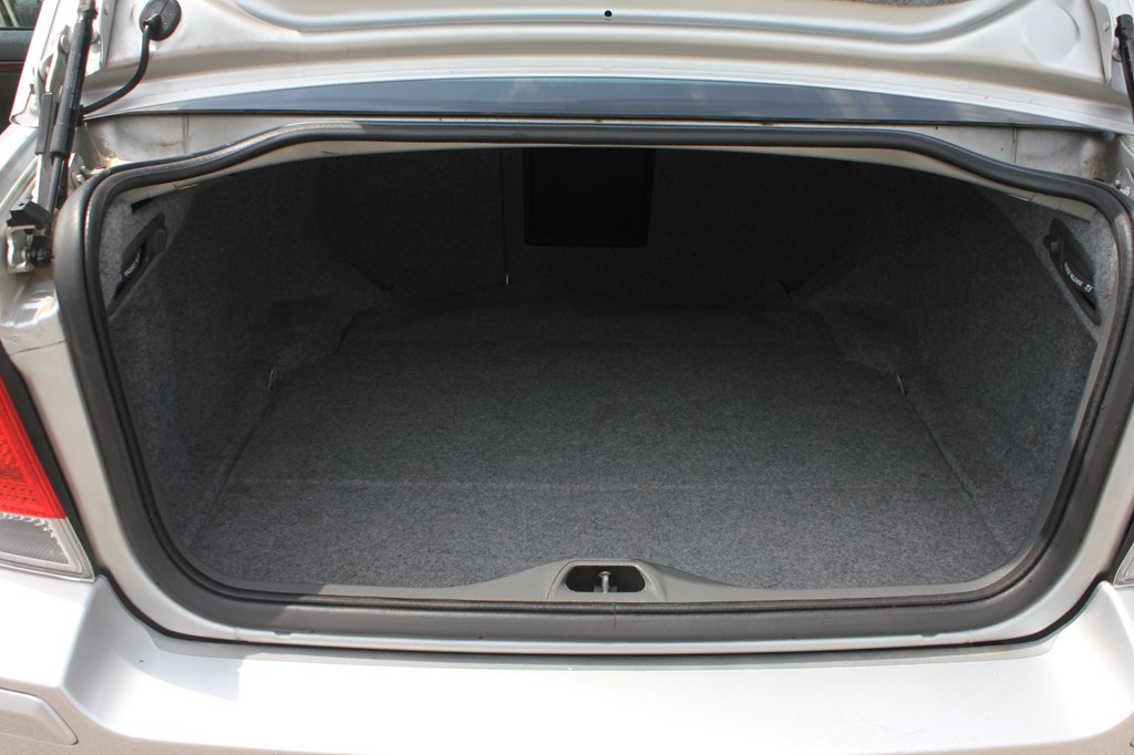 Photo 37 of this VOLVO S60