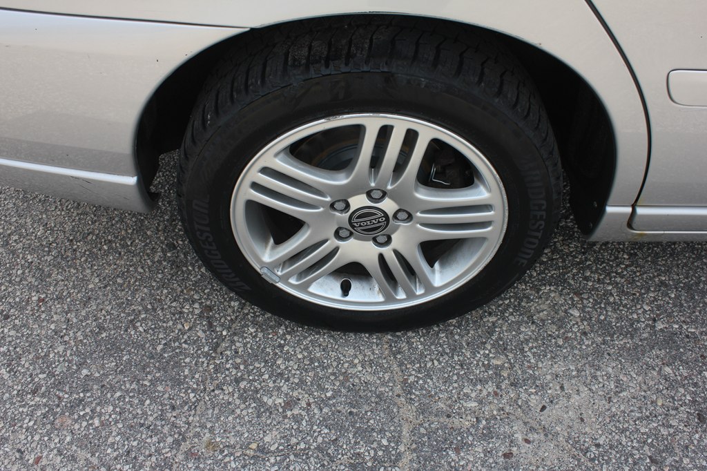 Photo 48 of this VOLVO S60