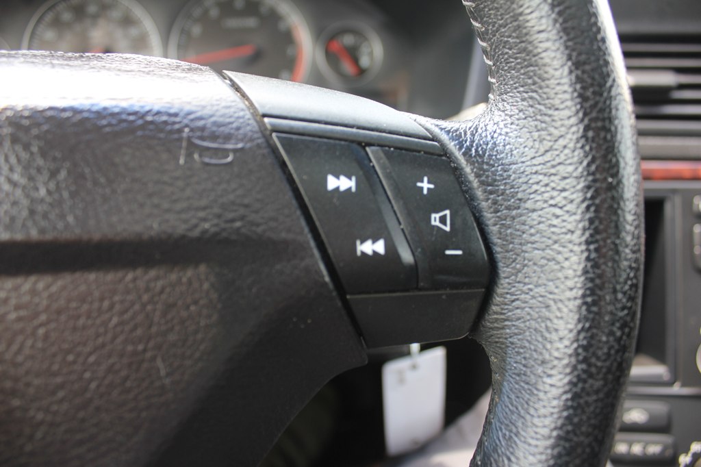 Photo 13 of this VOLVO S60
