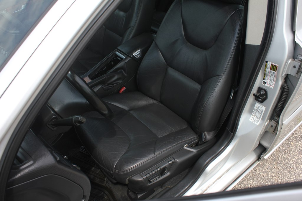 Photo 28 of this VOLVO S60