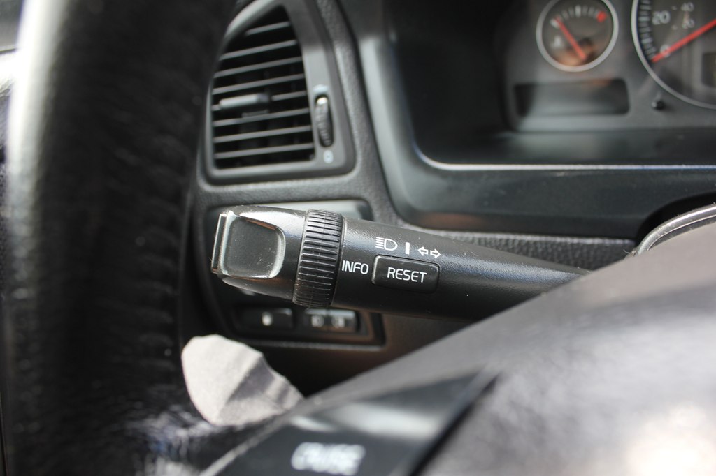 Photo 14 of this VOLVO S60