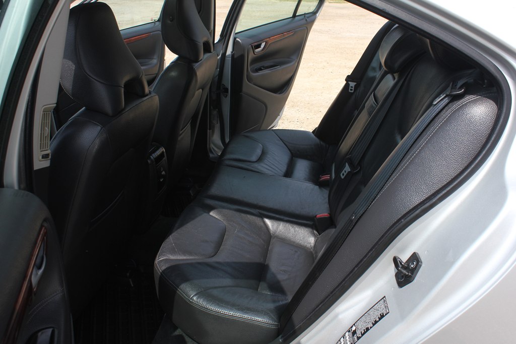 Photo 36 of this VOLVO S60