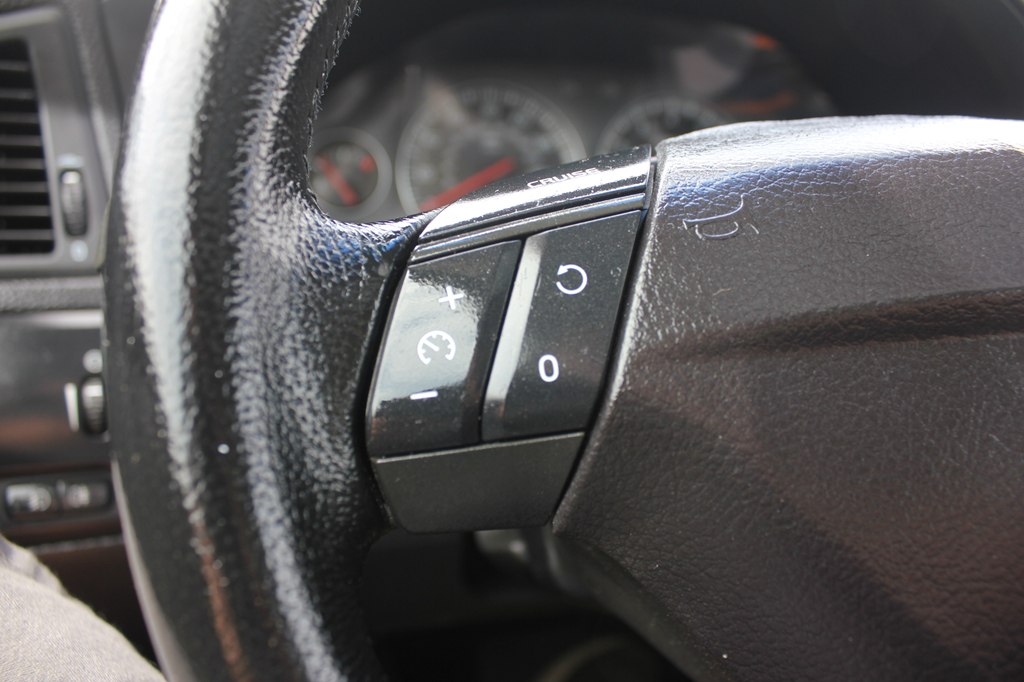 Photo 12 of this VOLVO S60