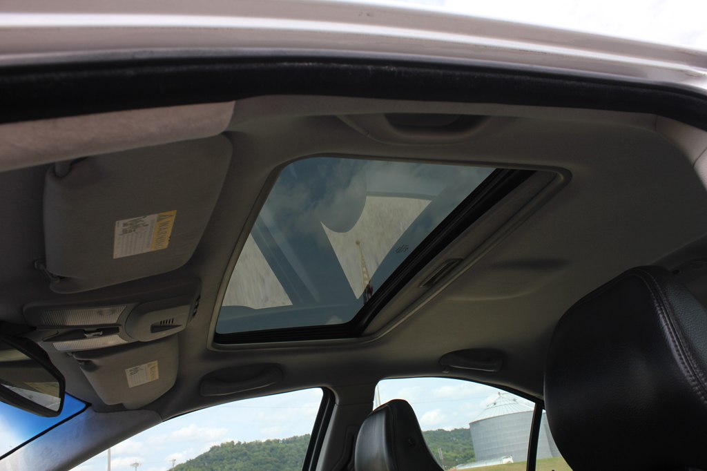 Photo 24 of this VOLVO S60