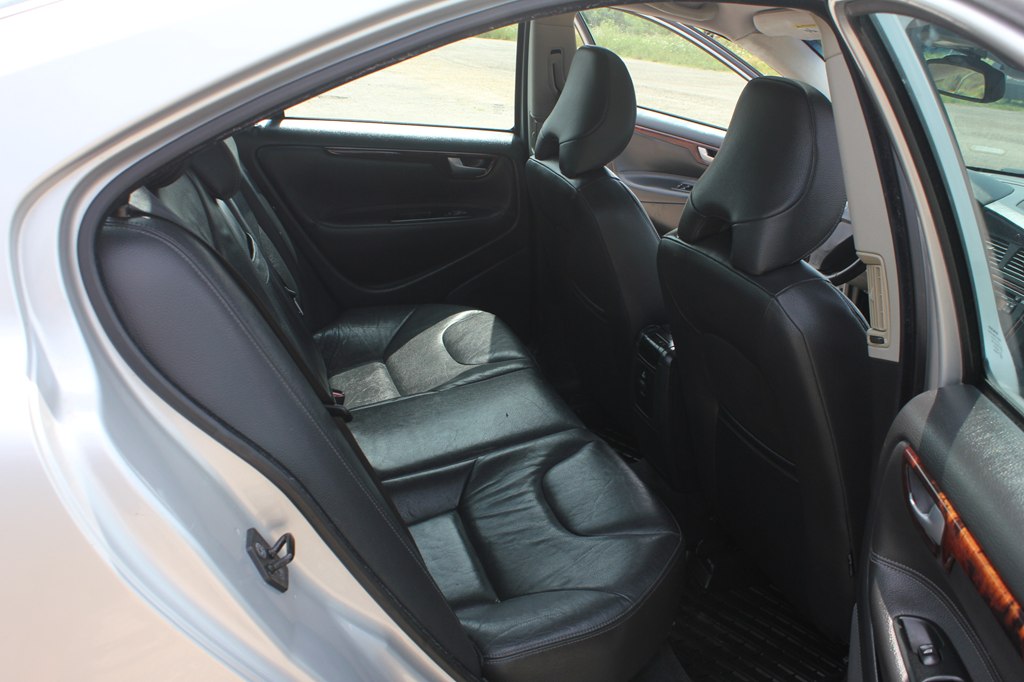 Photo 34 of this VOLVO S60