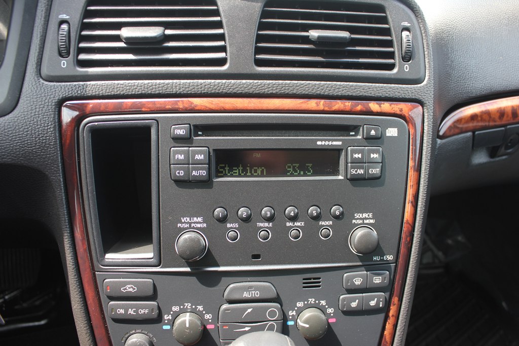 Photo 17 of this VOLVO S60