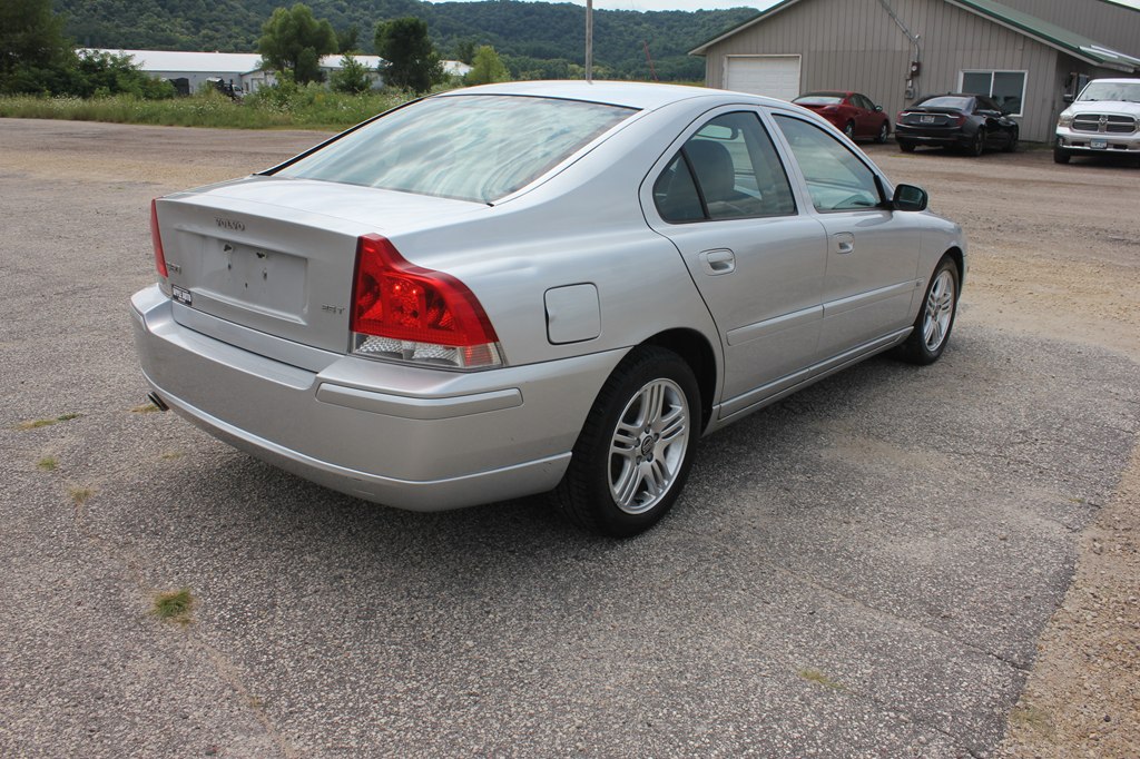 Photo 5 of this VOLVO S60
