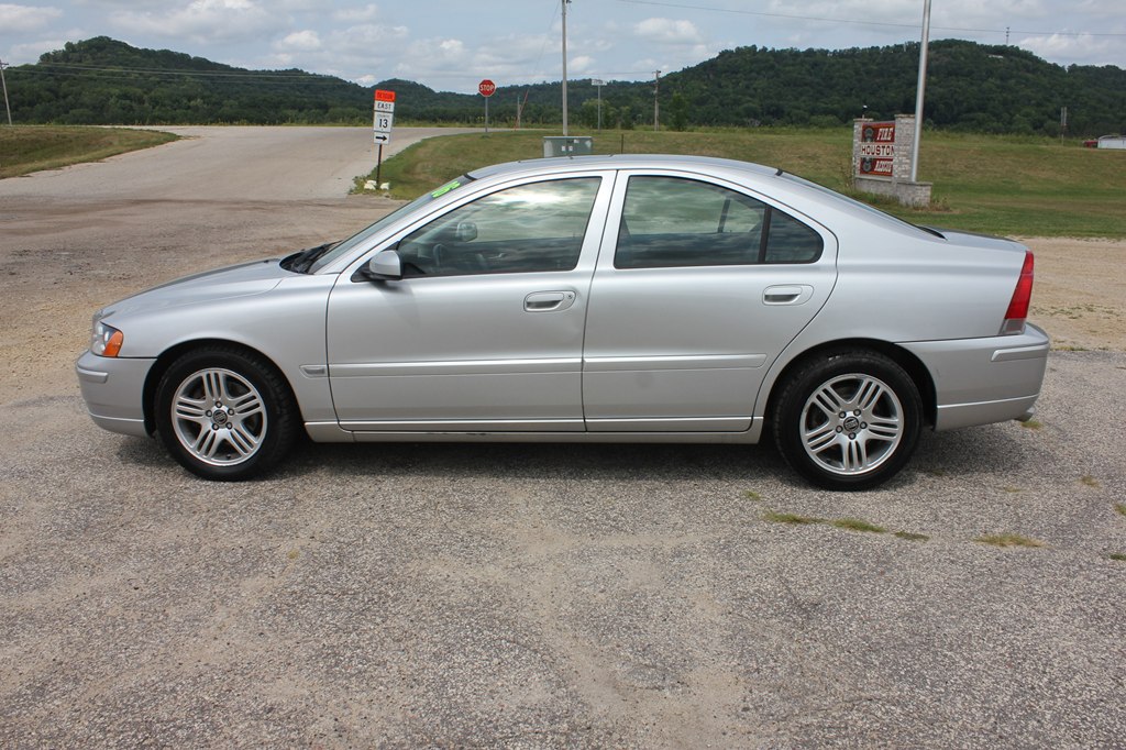 Photo 8 of this VOLVO S60