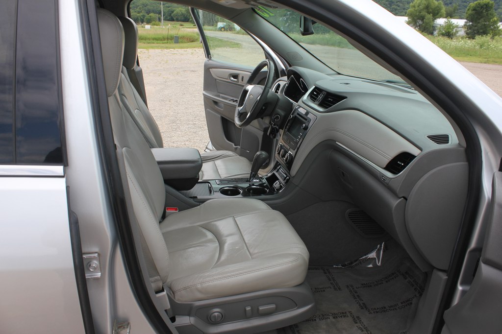 Photo 30 of this CHEVROLET TRAVERSE