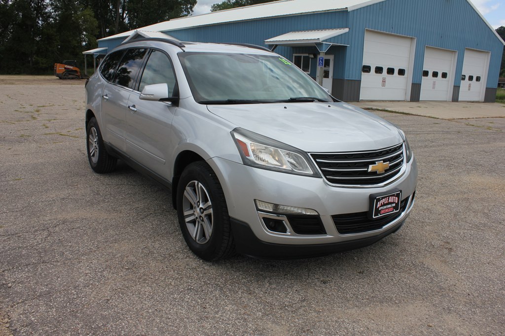 Photo 3 of this CHEVROLET TRAVERSE