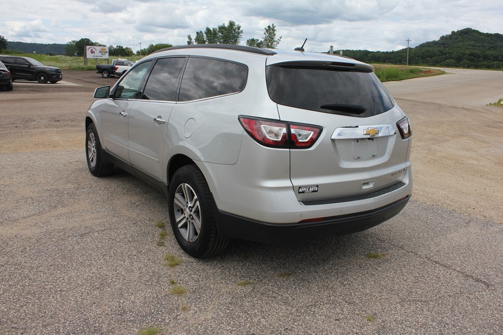 Photo 7 of this CHEVROLET TRAVERSE