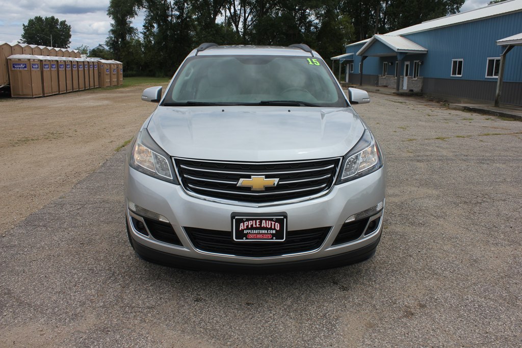 Photo 2 of this CHEVROLET TRAVERSE