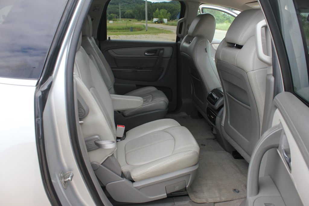 Photo 34 of this CHEVROLET TRAVERSE