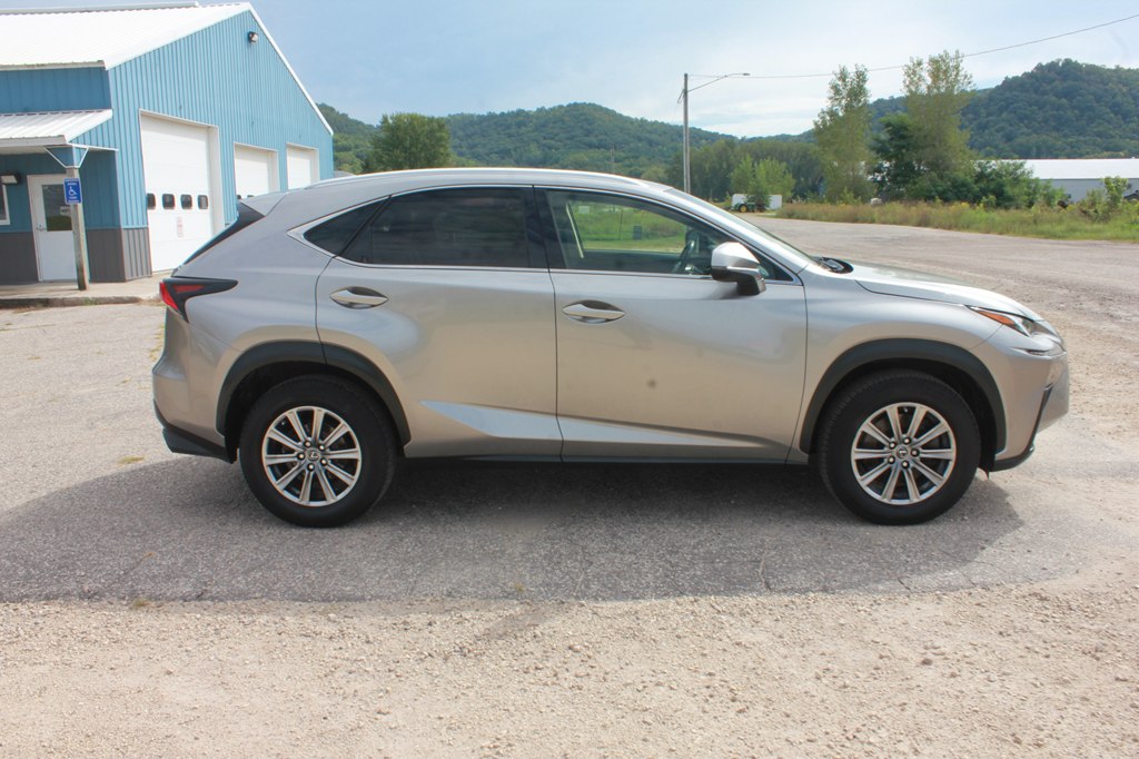 Photo 4 of this LEXUS NX 300
