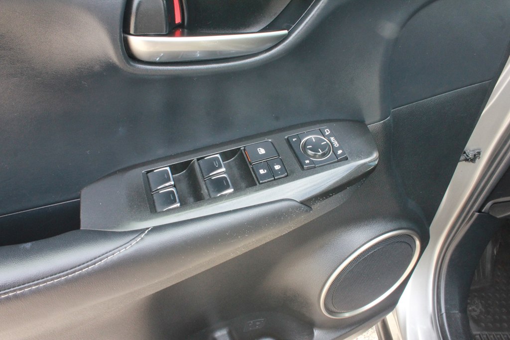 Photo 29 of this LEXUS NX 300