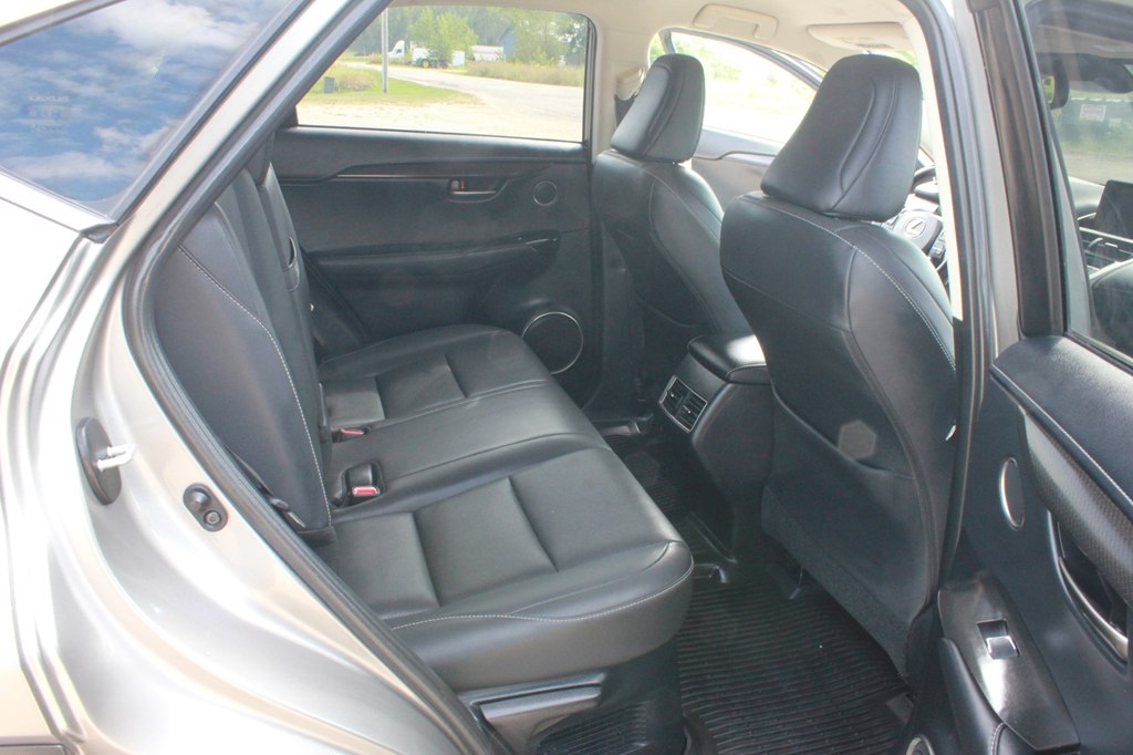 Photo 37 of this LEXUS NX 300