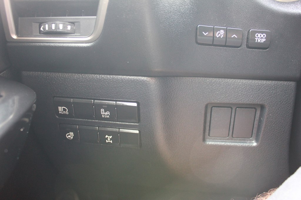 Photo 17 of this LEXUS NX 300