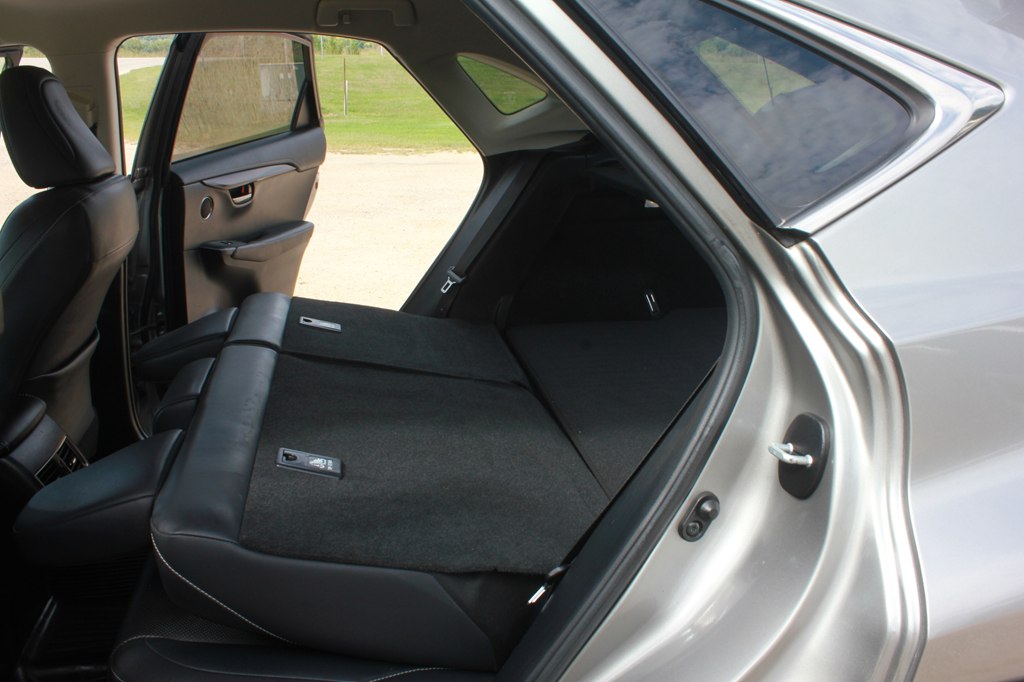 Photo 40 of this LEXUS NX 300
