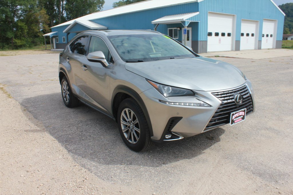 Photo 3 of this LEXUS NX 300