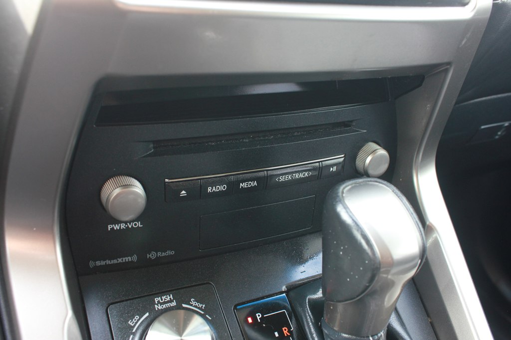 Photo 20 of this LEXUS NX 300