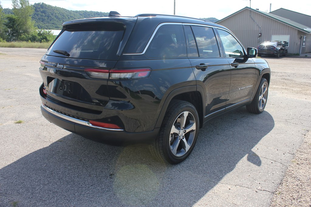 Photo 5 of this JEEP GRAND CHEROKEE
