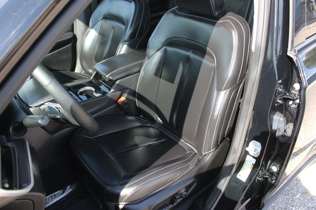 Photo 30 of this JEEP GRAND CHEROKEE