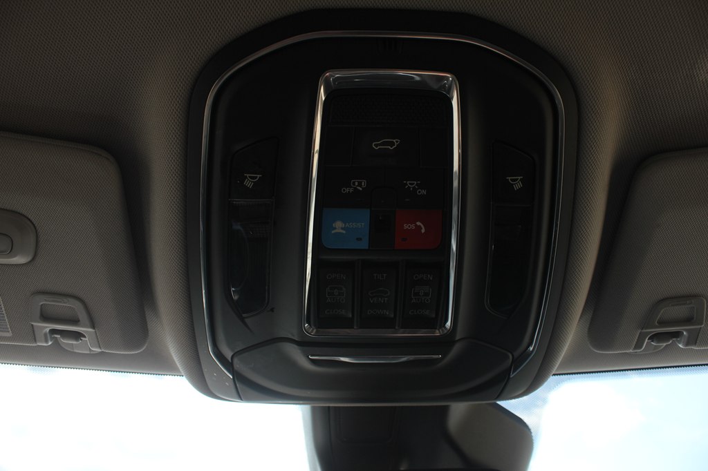 Photo 23 of this JEEP GRAND CHEROKEE