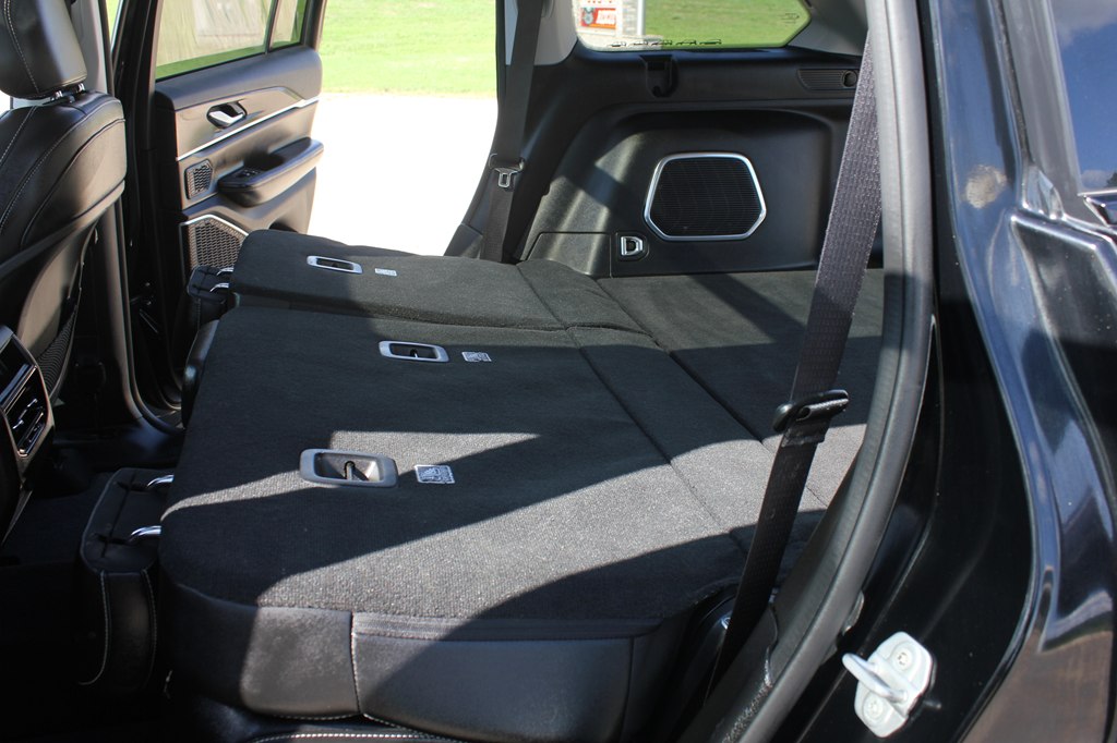 Photo 41 of this JEEP GRAND CHEROKEE
