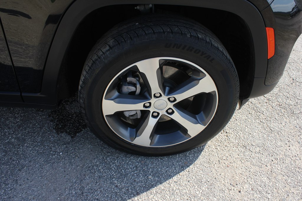 Photo 55 of this JEEP GRAND CHEROKEE