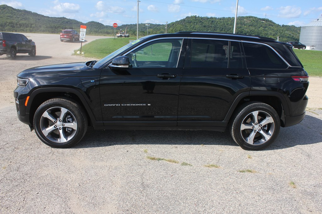 Photo 8 of this JEEP GRAND CHEROKEE
