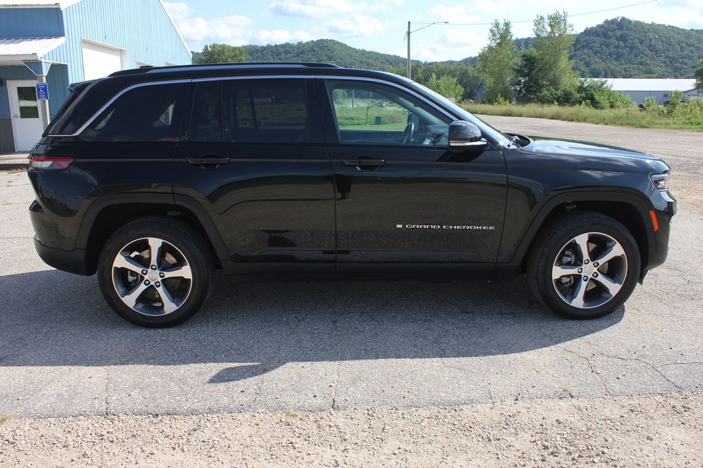 Photo 4 of this JEEP GRAND CHEROKEE