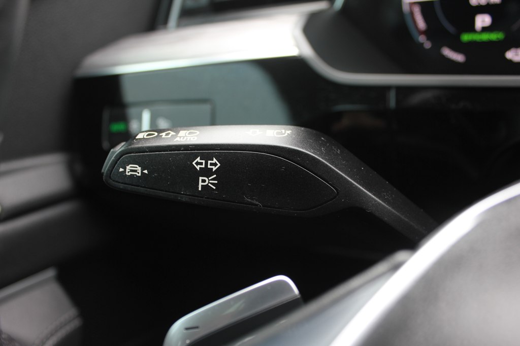 Photo 15 of this AUDI Q8 E-TRON