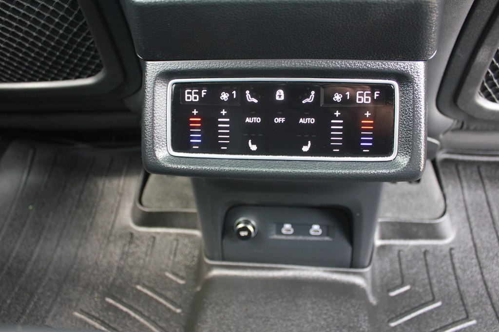 Photo 38 of this AUDI Q8 E-TRON